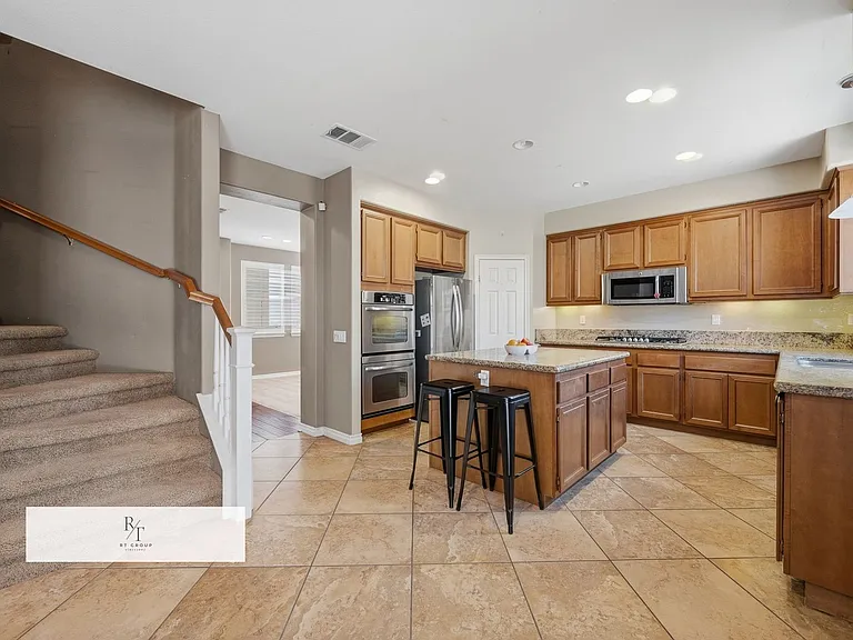 12488 Celebration Dr — Photo 9