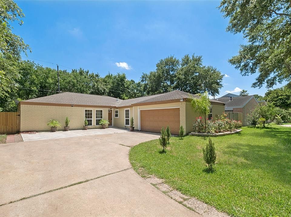 1st image of 15903 Mill Hollow Dr