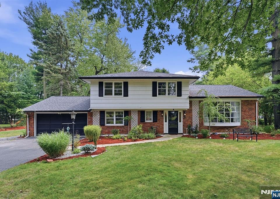 1st image of 44 Northrop Ln