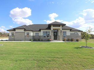 128 Hondo Rdg, La Vernia, TX 78121