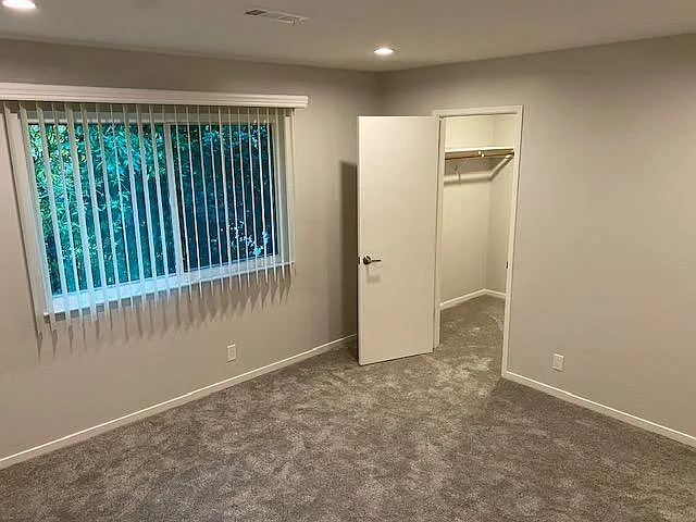 bd./rm. w/ big walk in closet, all new carpeting throughout, and sunny west facing view window.