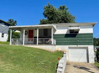 2956 Sheppard Dr, Huntington, WV 25705