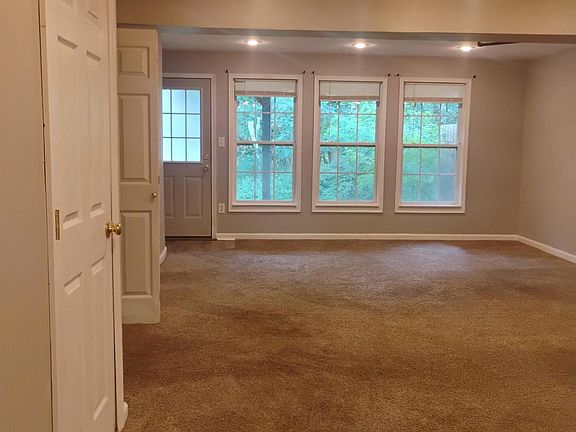 5th image of 412 Green Hill Rd #24