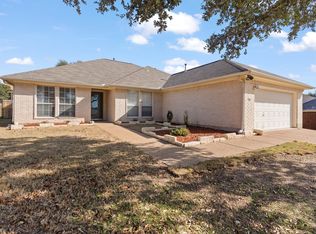7501 Ranch Ct, Benbrook, TX 76126