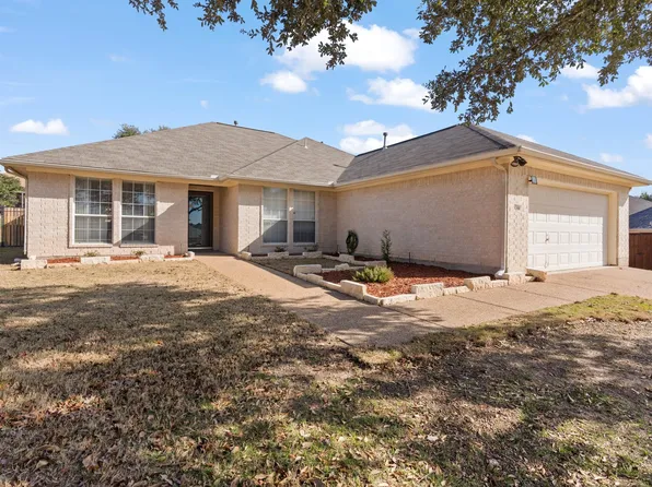 7501 Ranch Ct, Benbrook, TX 76126