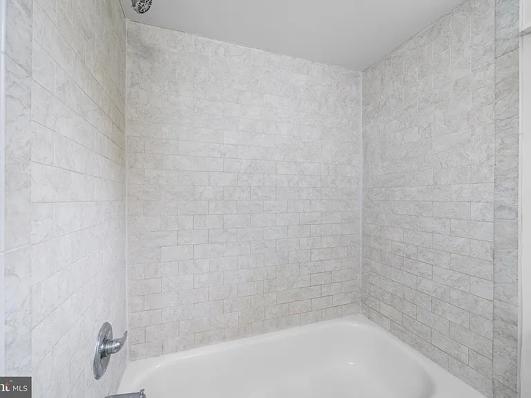 619 S 42nd St — Photo 14