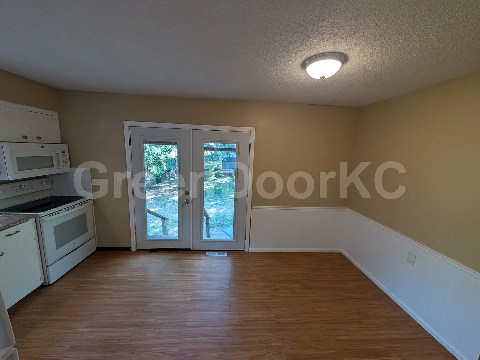 327-329 S Cardinal Drive - 329 — Photo 3