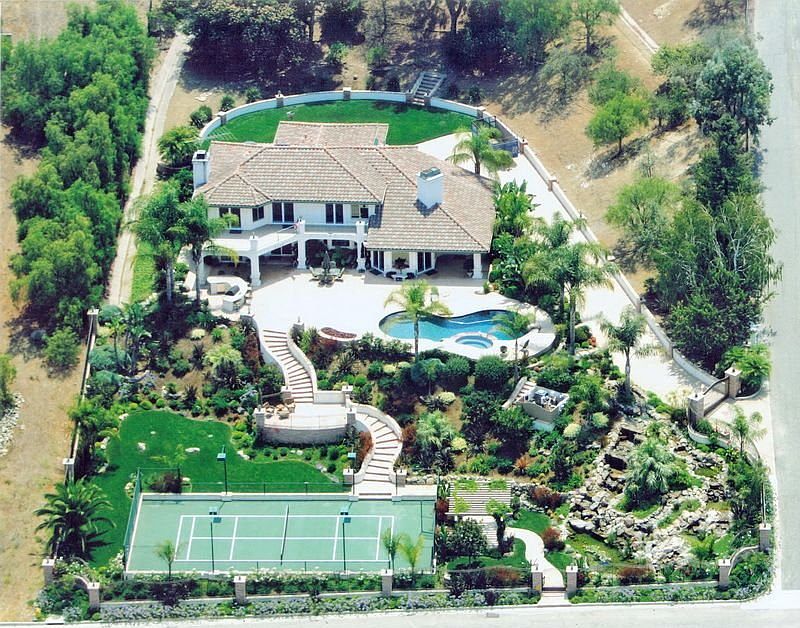 1st image of 2106 Moonridge Ave