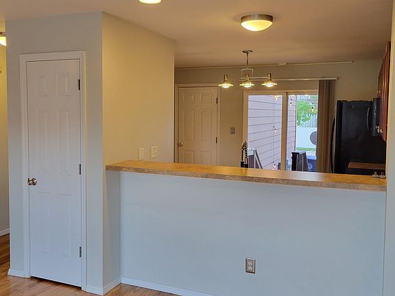 2nd image of 3944 Folsom Ave