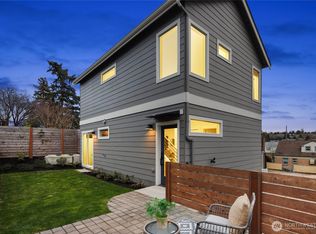 3255 NW 56th St #C, Seattle, WA 98107