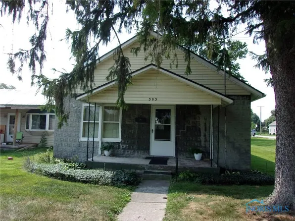 303 E 6th St, Fostoria, OH 44830