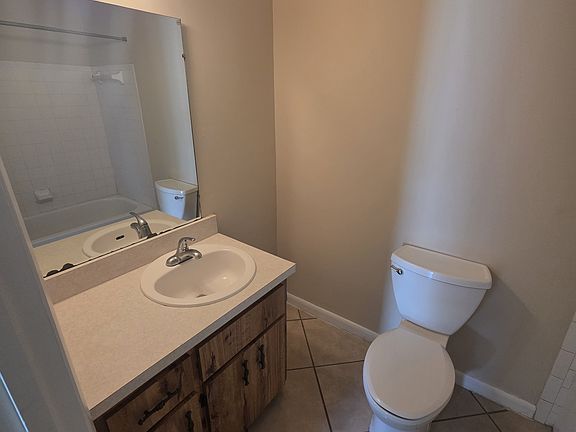 3rd image of 5111 SW 29th St #A
