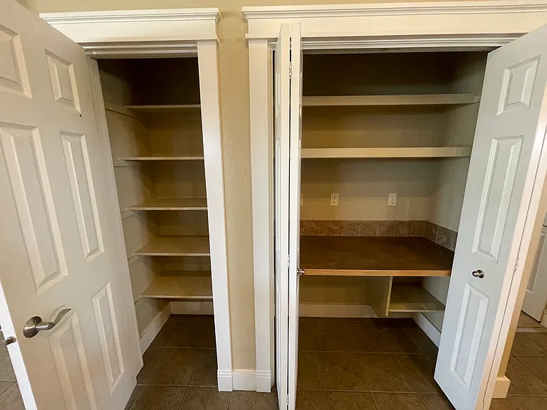 1572 E Locust View Ln — Photo 9