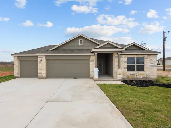 117 Reno Trail, Floresville, TX 78114