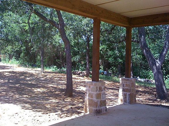 Porte-cochere