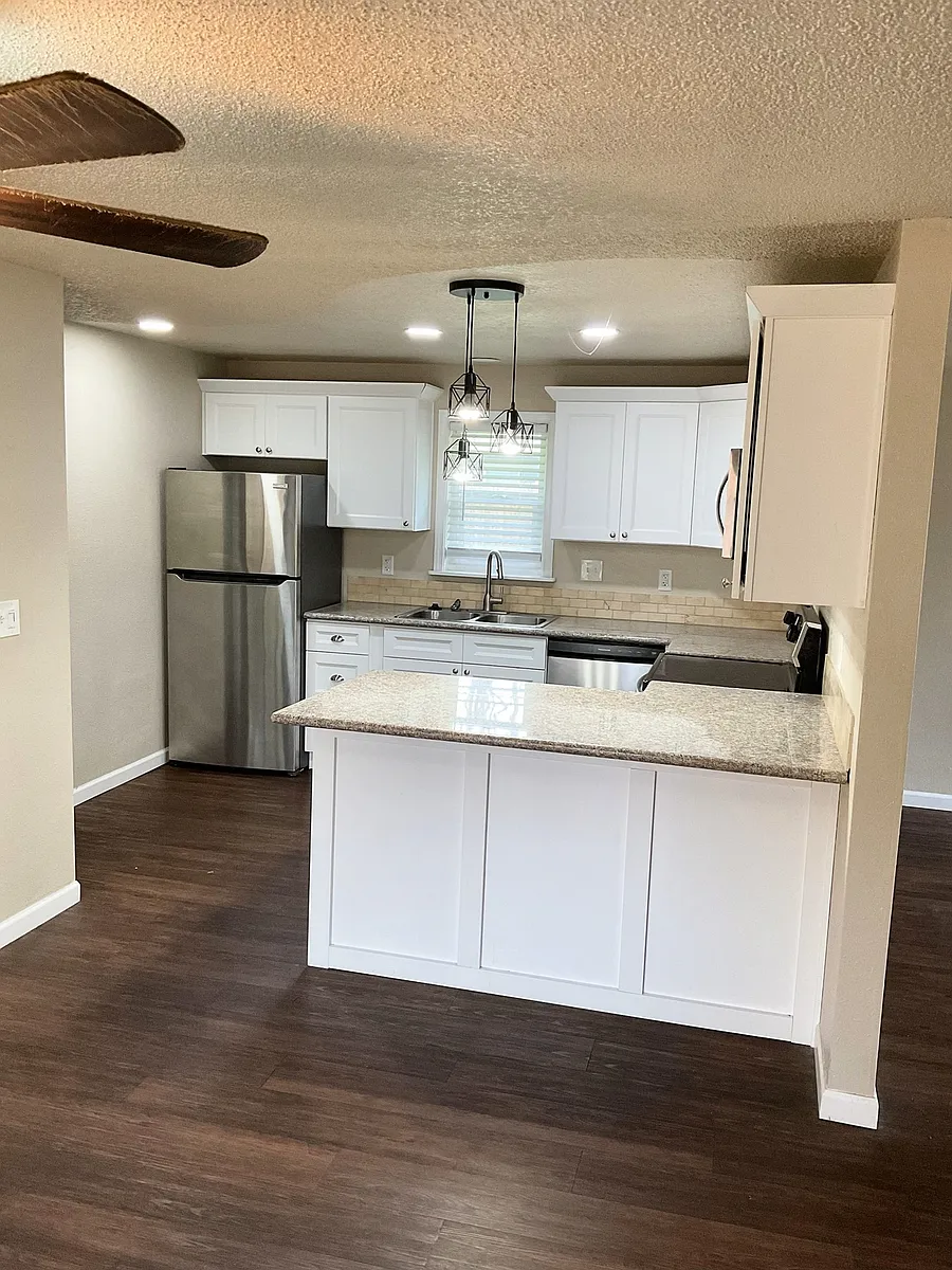 Building Photo - 2083 Laurelhurst Dr