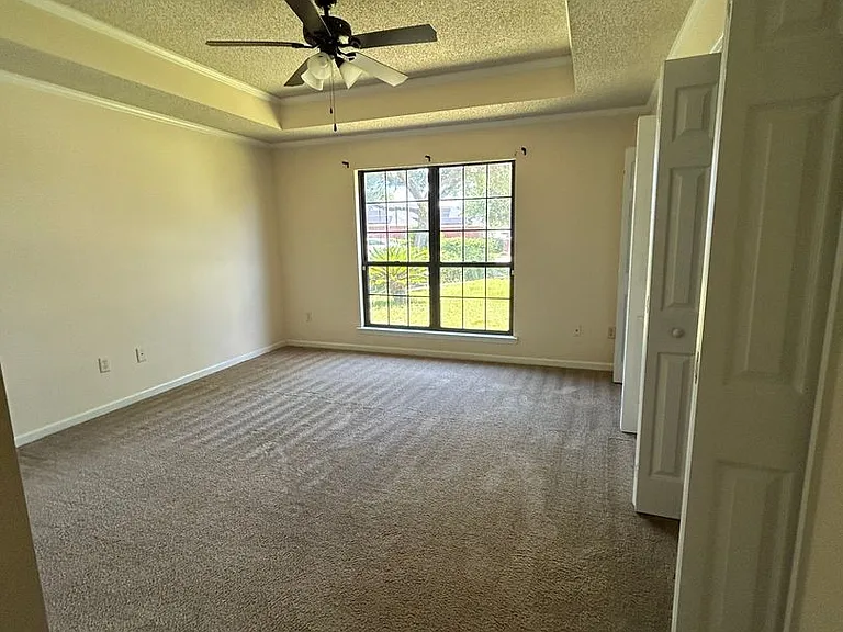 109 Larkin Ct — Photo 15