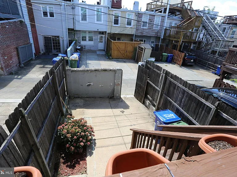 524 S Bouldin St — Photo 6