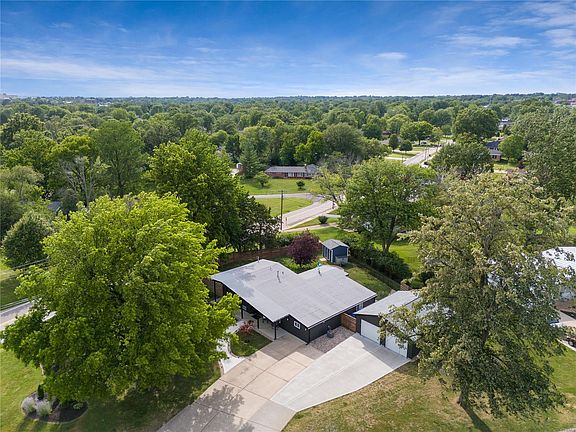 3rd image of 4143 Jamie Dr