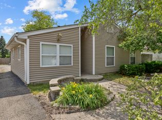 91 Rockledge Dr, Romeoville, IL 60446