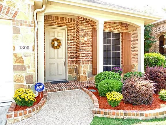 2nd image of 1808 Woodway Dr