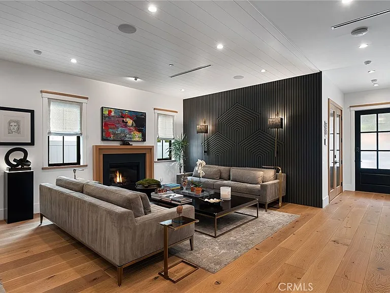 4365 N Kraft Ave — Photo 4