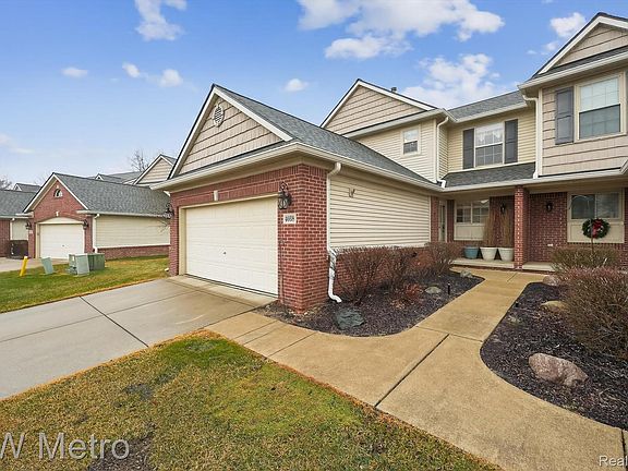 4th image of 4668 Summer Ridge Dr