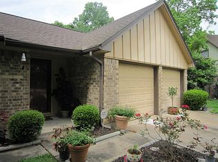 2002 Yorktown Ct N, League City, TX 77573