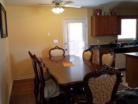 4th image of 621 Park Hills St
