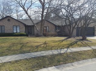 3112 Kensington Dr, Springfield, IL 62702