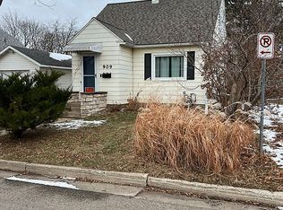 909 10 1/2 St SE, Rochester, MN 55904