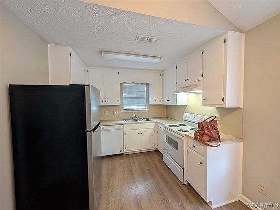 5th image of 465 Durden Rd