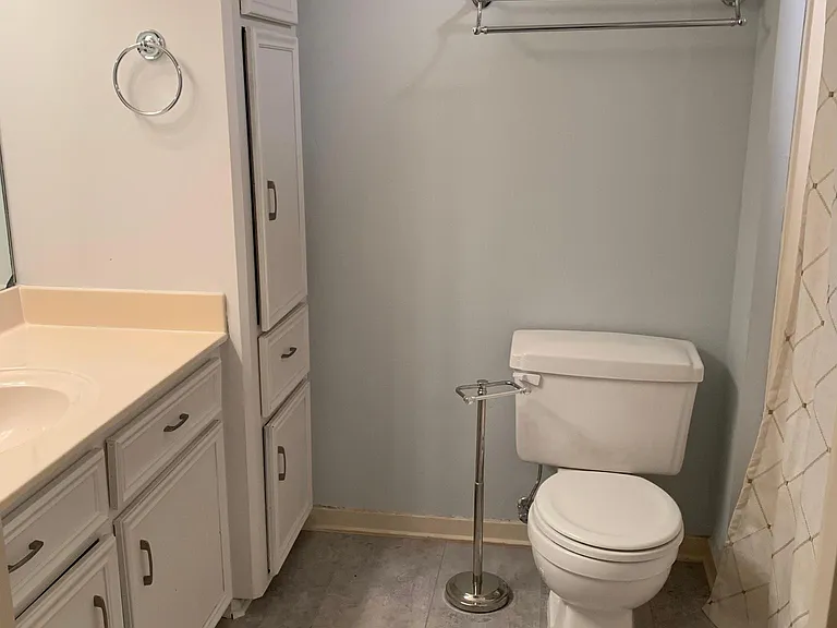 605 Biscayne Cv E — Photo 8