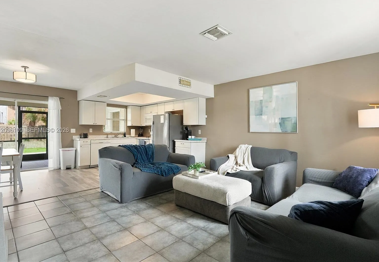 2 bed, 1.5 bath, $1,650 — Photo 3