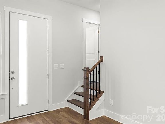 3rd image of 417 Prine Pl