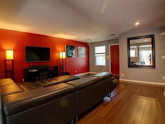4th image of 11039 Claude Ct