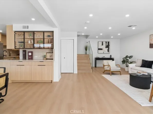 10234 Variel Ave Unit 12, Chatsworth, CA 91311