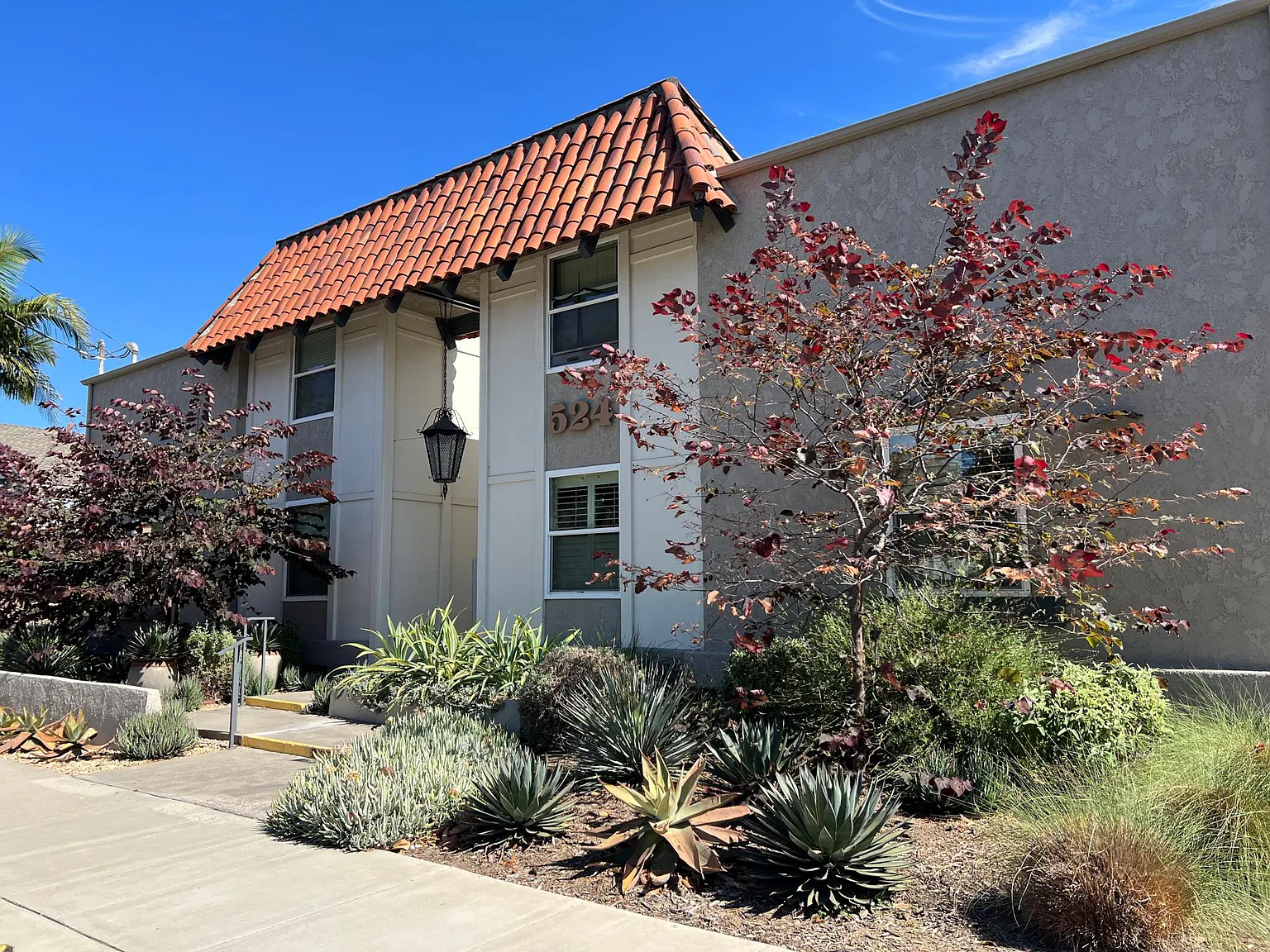 524 W Wilshire Ave — Photo 1