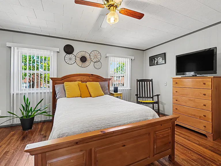 Bedroom #1