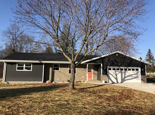 820 Greendale Rd, Sheboygan, WI 53081