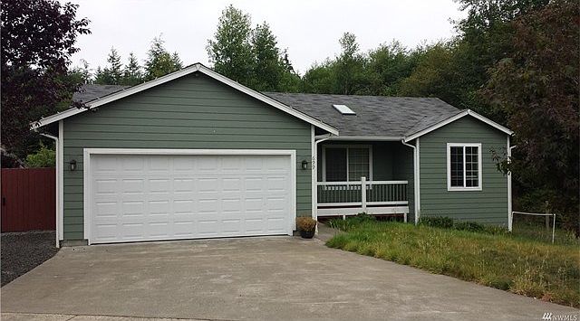 Welcome to 699 West Camas Ct!