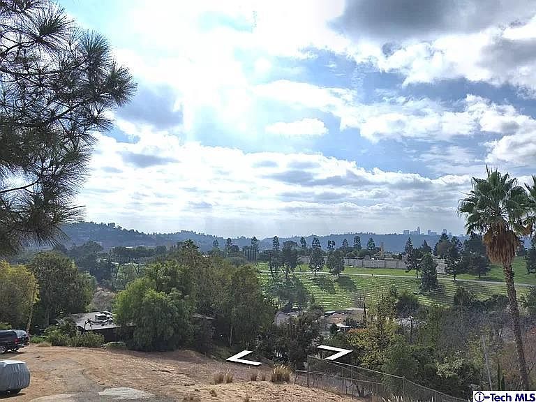 2nd image of 3741 Aguilar St