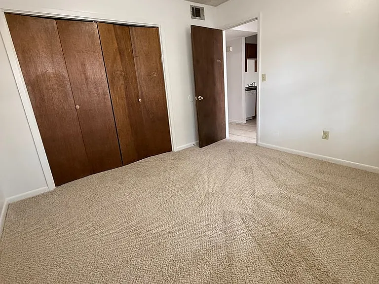 117 Classic Ct — Photo 15
