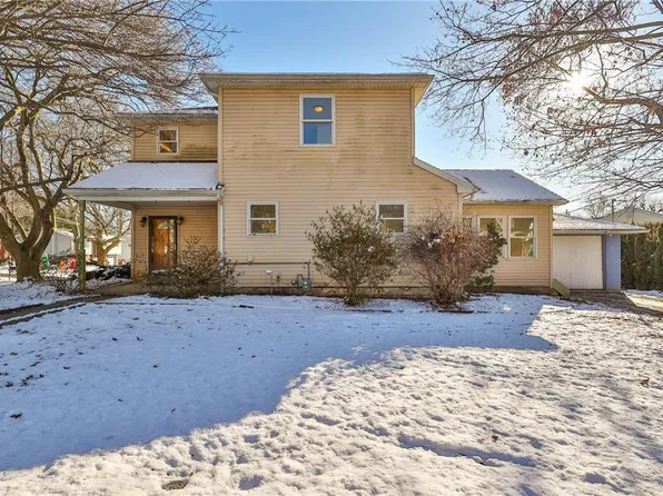 2 Westgate Ave, Easton, PA 18045