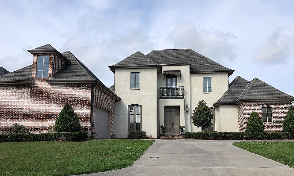 1st image of 400 Tigerlily Dr