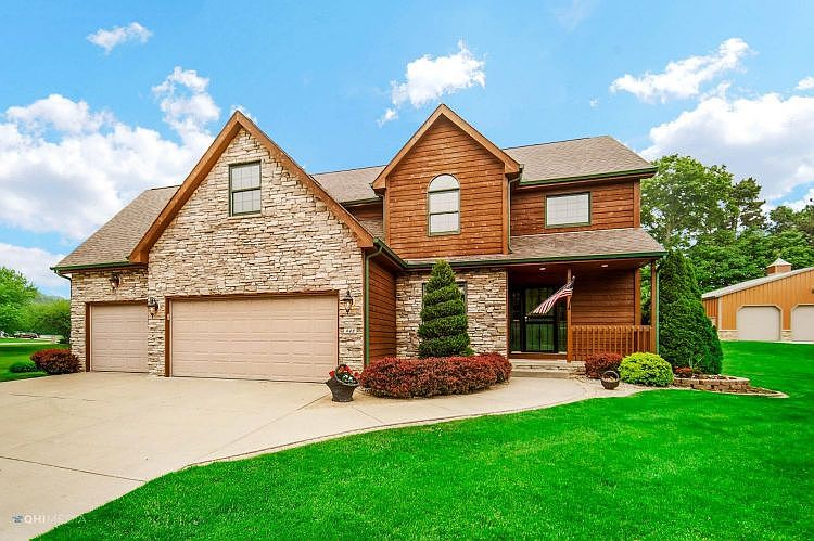 1st image of 449 Amber Dr