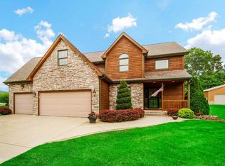 449 Amber Dr, Valparaiso, IN 46383