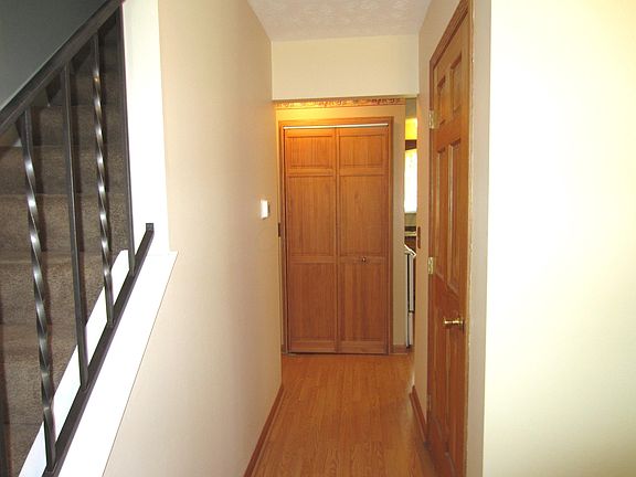 5th image of 1360 Crestview St