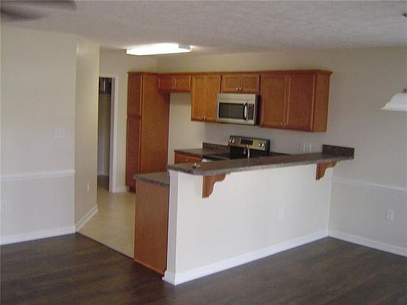 3rd image of 412 N Ashe Ave