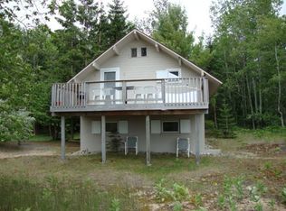 1521 Bayview Dr, Kewadin, MI 49648